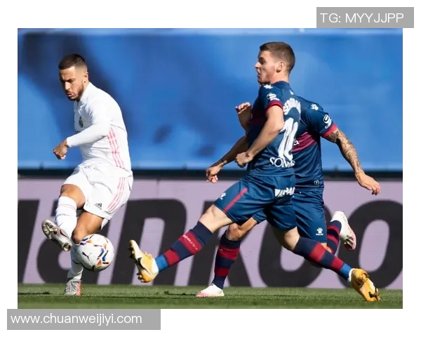 足球明星们的耳饰风潮揭秘时尚与个性的完美结合